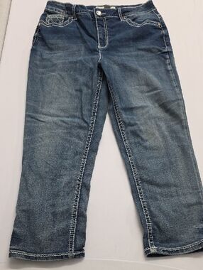 Cato Classic Blue Rhinestone Embroidered Cowgirl  Capri Jeans